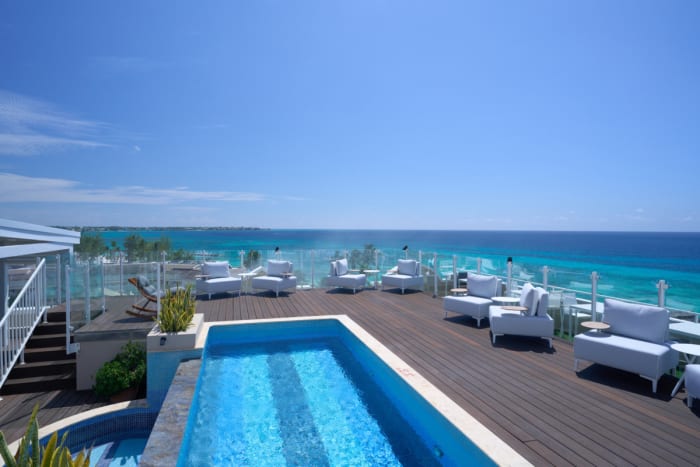 O2 Beach Club & Spa Sleek Pool